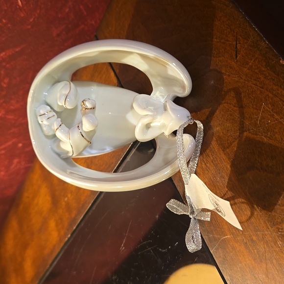 NWT-Appletree Designs-Iridescent Angel Nativity Scene Light Up Holiday O… - Picture 6 of 8